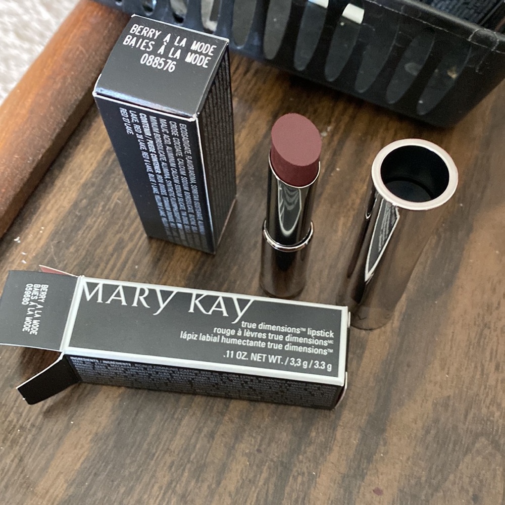 COPY - ❤️New❤️ Mary Kay True Dimensions Lipstick-Berry A La Mode